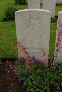 Etaples Military Cemetery - Brown, W H