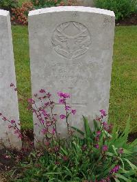 Etaples Military Cemetery - Brunton, J