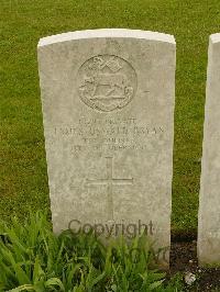 Etaples Military Cemetery - Bryan, James Oswald