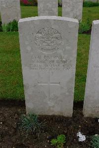 Etaples Military Cemetery - Bryan, Mark