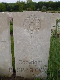 Etaples Military Cemetery - Buchanan, J H