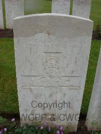 Etaples Military Cemetery - Buckle, John Thomas