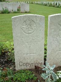 Etaples Military Cemetery - Bullard, Leonard