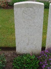 Etaples Military Cemetery - Bumstead, William