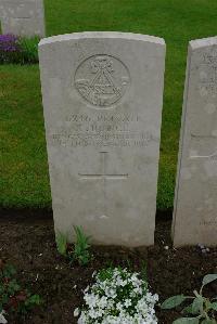 Etaples Military Cemetery - Bunce, T