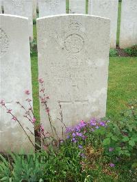 Etaples Military Cemetery - Burchett, Charles William