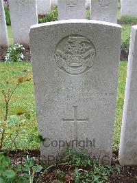 Etaples Military Cemetery - Burdon, H