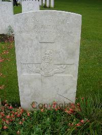 Etaples Military Cemetery - Burge, D