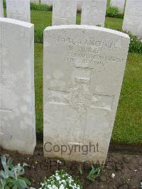 Etaples Military Cemetery - Burke, Bernard