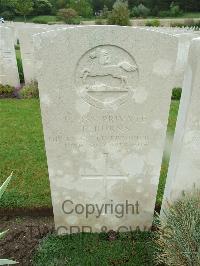 Etaples Military Cemetery - Burns, Thomas