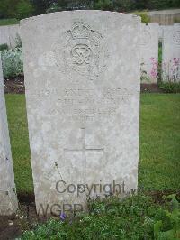 Etaples Military Cemetery - Burrage, Charles James