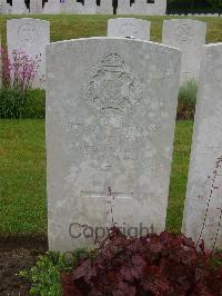 Etaples Military Cemetery - Burrow, F S