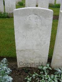 Etaples Military Cemetery - Burton, Richard