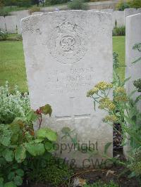 Etaples Military Cemetery - Bushell, A J