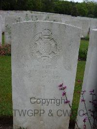 Etaples Military Cemetery - Bushell, Henry