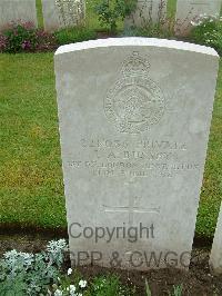 Etaples Military Cemetery - Bussey, L A