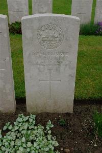 Etaples Military Cemetery - Bustin, F