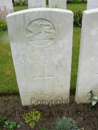 Etaples Military Cemetery - Butler, Thomas