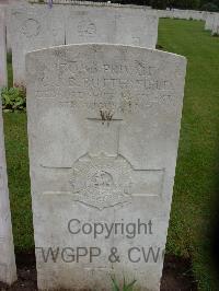 Etaples Military Cemetery - Butterfield, C J B