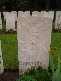 Etaples Military Cemetery - Butterworth, E