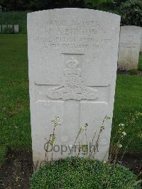 Etaples Military Cemetery - Buxton, F A