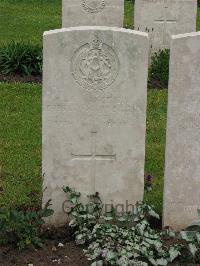 Etaples Military Cemetery - Buxton, Robert Victor