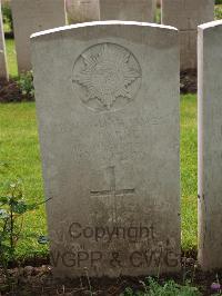 Etaples Military Cemetery - Byrne, M