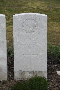 Etaples Military Cemetery - Cade, G