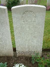 Etaples Military Cemetery - Cairns, William