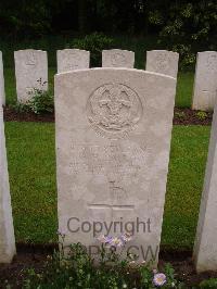 Etaples Military Cemetery - Callow, W H