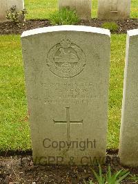 Etaples Military Cemetery - Cameron, Roderick