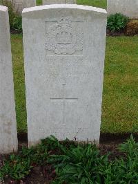 Etaples Military Cemetery - Camp, Harold