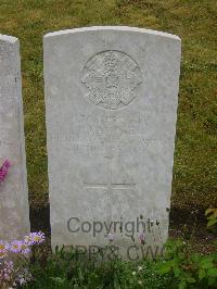 Etaples Military Cemetery - Campbell, T