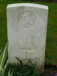 Etaples Military Cemetery - Cann, A