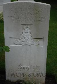 Etaples Military Cemetery - Cannon, John