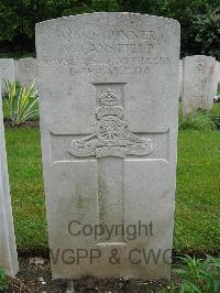 Etaples Military Cemetery - Cansfield, W W