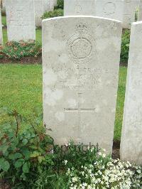 Etaples Military Cemetery - Cansick, A J