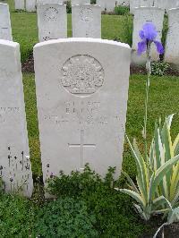 Etaples Military Cemetery - Capp, Ernest Edward