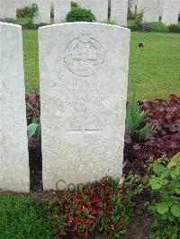 Etaples Military Cemetery - Carey, Lorance