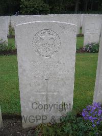 Etaples Military Cemetery - Cargill, D