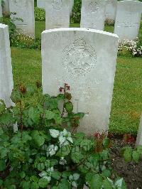 Etaples Military Cemetery - Carliell, Frederick Francis