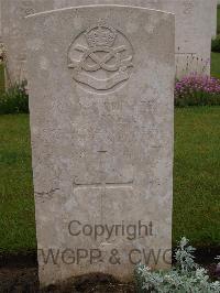 Etaples Military Cemetery - Carnell, A