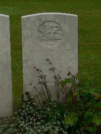 Etaples Military Cemetery - Carr, J W