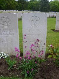 Etaples Military Cemetery - Carroll, Jeremiah