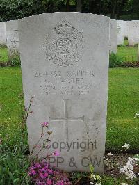 Etaples Military Cemetery - Carter, G