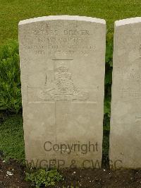 Etaples Military Cemetery - Carter, George William