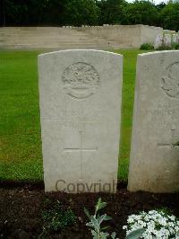 Etaples Military Cemetery - Carter, H