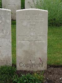 Etaples Military Cemetery - Carter, H