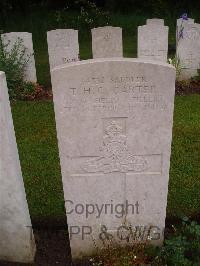 Etaples Military Cemetery - Carter, Thomas Henry Cyril