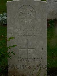 Etaples Military Cemetery - Cartwright, H